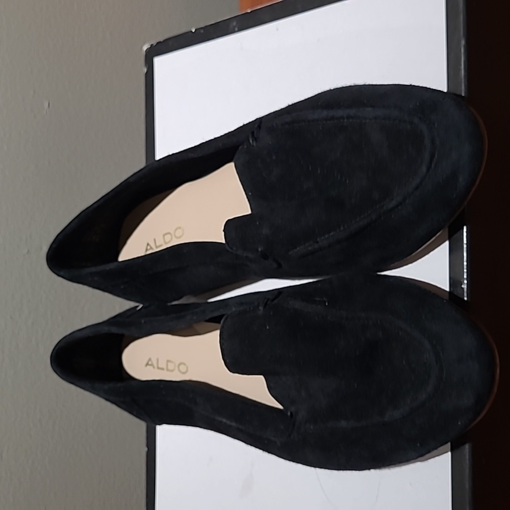 Sz 6.5 Aldo Suede Loafer